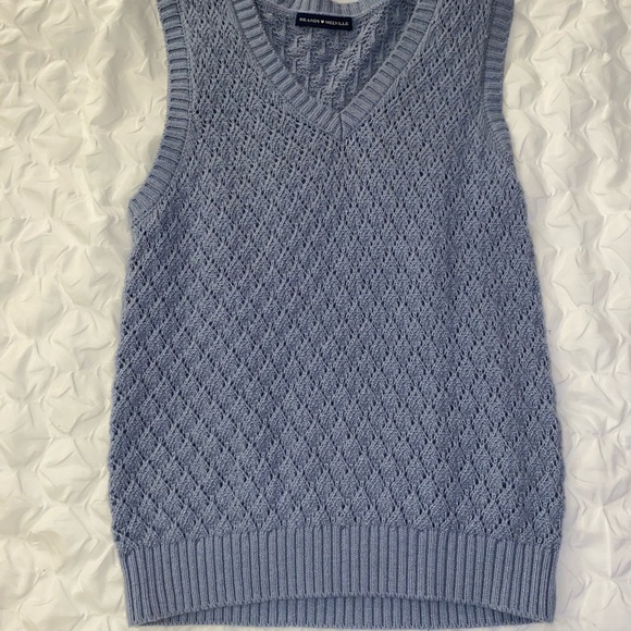 Brandy Melville sweatervest - Picture 6 of 6